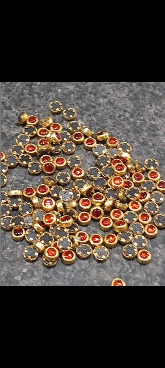 3 mm round kundans - Red